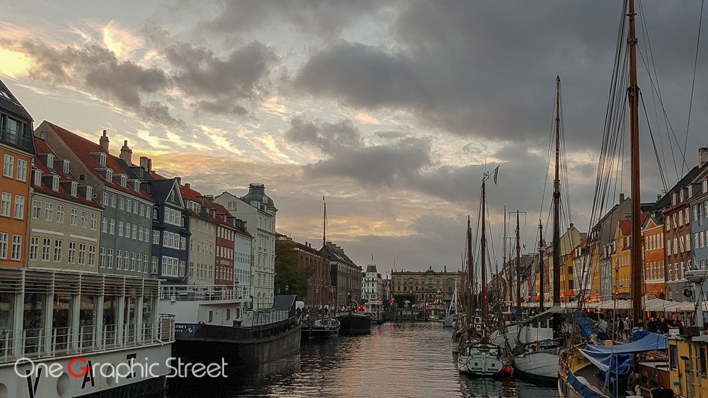 Photography with Nyhavn docks